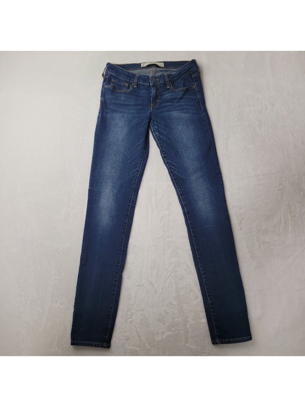 Abercrombie & Fitch Women's Dark Wash Super Skinny Jeans 2R W26 L36